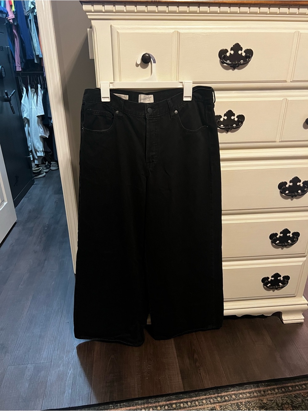 Universal Thread Wide-Leg Jeans